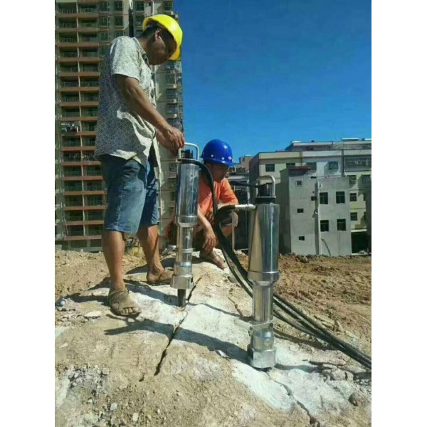 巖石靜態(tài)液壓劈裂機詳細介紹