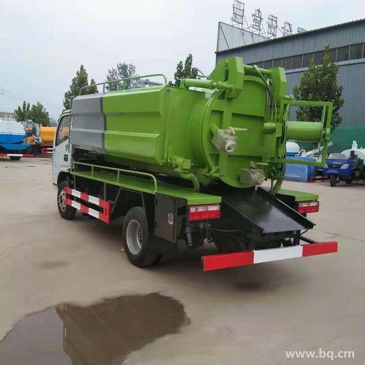 可調(diào)整方向的清洗吸污車(chē) 鵬輝 5噸清洗高壓清洗車(chē) 高壓清洗車(chē)生產(chǎn)廠家 價(jià)格實(shí)惠示例圖4
